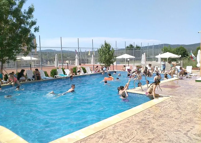 酒店 Family Orios 3*